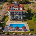 Villa Infinity Opal
