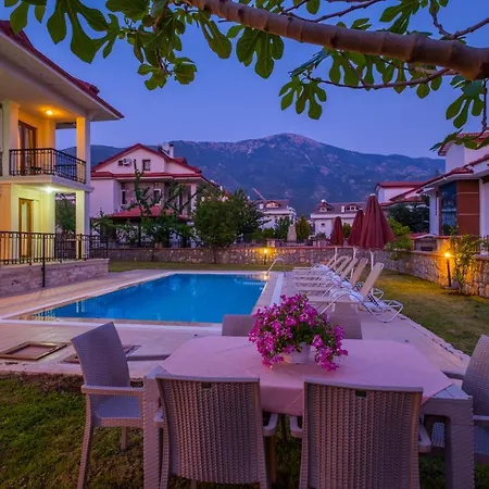 Infinity Opal 别墅 厄吕代尼兹