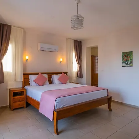 Infinity Opal 别墅 厄吕代尼兹